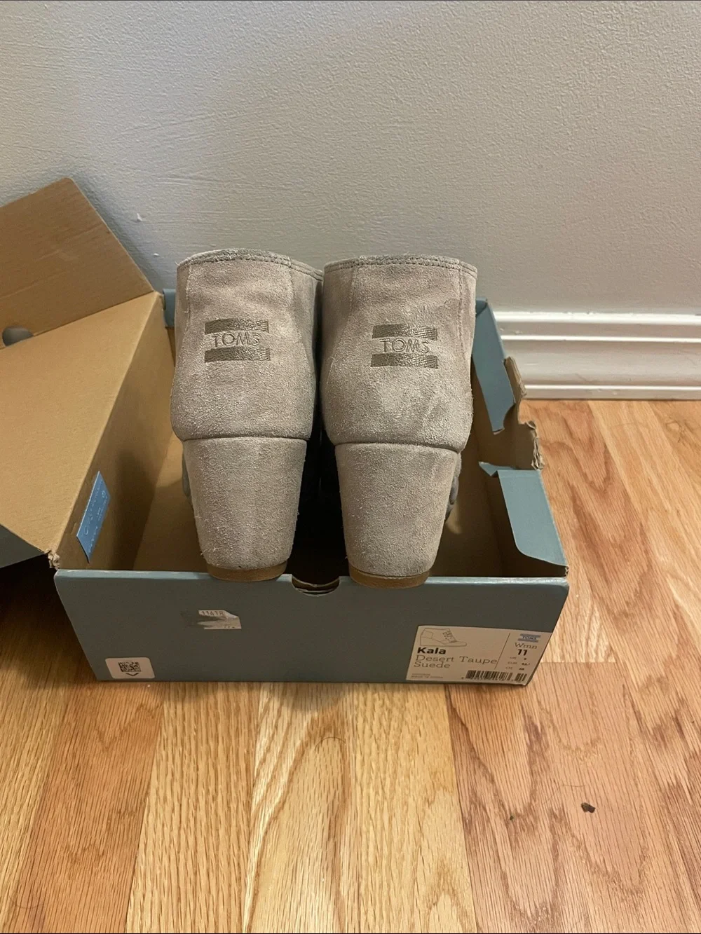 Toms Men's Suede Chukka Wedge Boots in Light Taupe